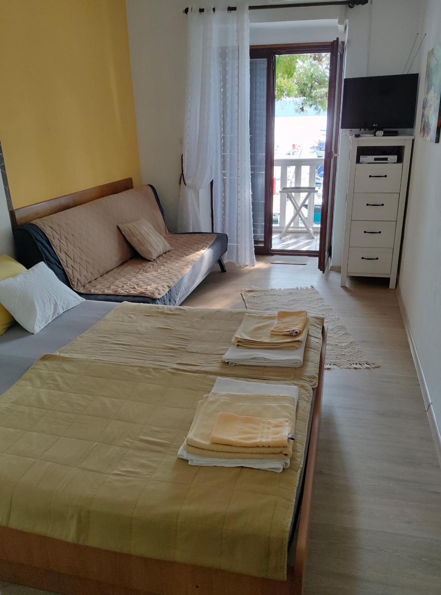 Apartmani Dea Jadranovo Zewnętrze zdjęcie